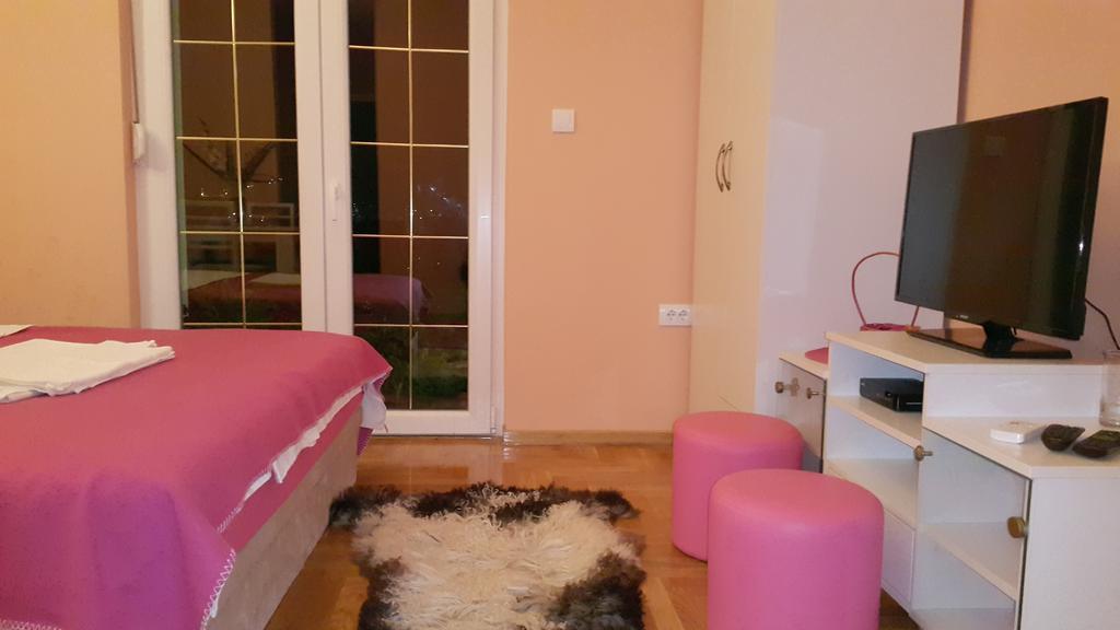 Akva Gold Aparthotel Arandelovac Room photo